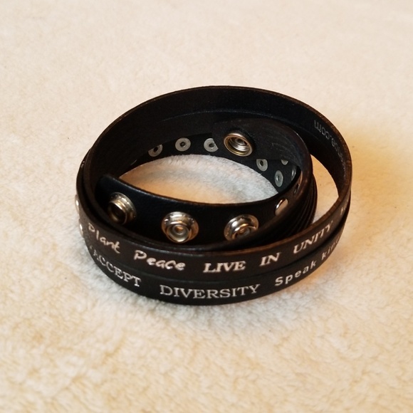 leather Wrap around studded bracelet - Picture 1 of 4